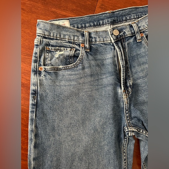 GAP Mid Rise 90’s Loose Mid Rise Jeans - Picture 4 of 10